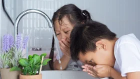 জাপানি শিশুরা কেন বাড়ি ফিরেই গরগরা করে