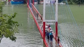 আবারও ডুবল রাঙামাটির ঝুলন্ত সেতু, পারাপারে নিষেধাজ্ঞা