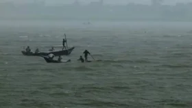 পদ্মায় নৌকাডুবিতে নিখোঁজ ১০ জন ভারতে উদ্ধার