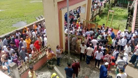 বরগুনায় বিদ্যালয়ে আগুন আতঙ্ক, ১৫ শিক্ষার্থী আহত