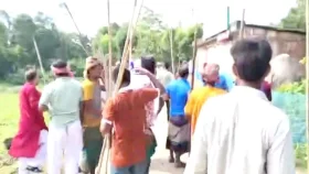 গোপনে ছবি তোলার অভিযোগ, দুইপক্ষের সংঘর্ষে আহত অর্ধশতাধিক