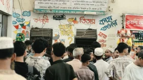 তিতাস ট্রেনের দুই কর্মীকে মারধরের অভিযোগ, কাউন্টার বন্ধ