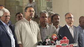 শিল্পকারখানায় মঙ্গলবার থেকেই বিদ্যুৎ-গ্যাস সরবরাহ উন্নতির আশ্বাস প্রধানমন্ত্রীর