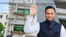 সাকিবের বাড়িতে চলছে সংস্কারকাজ, দেশে ফেরা নিয়ে আলোচনা