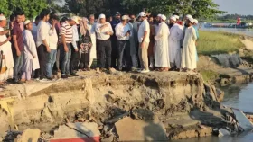 ফজরের নামাজ পড়তে এসে মুসল্লিরা দেখেন মসজিদ বিলীন