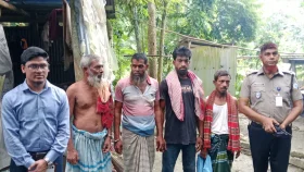 ফরিদপুরে গাঁজা সেবনের সময় ৪ জন আটক