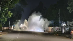ঢাবিতে ৩ ককটেল বিস্ফোরণ, তদন্তে পুলিশ