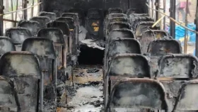 পল্লবীতে পার্কিংয়ে থাকা বাসে অগ্নিকাণ্ড