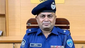 আ.লীগ সমর্থকের বাড়িতে দাওয়াত, সেনবাগ থানার ওসি প্রত্যাহার
