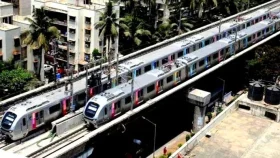 মুম্বাইয়ে মেট্রো্রেল প্রকল্পের লোহার ব্যারিকেড পড়ে বাইকার নিহত