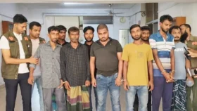 নড়াইলে অনলাইন জুয়া-প্রতারণা চক্রের মূল হোতাসহ গ্রেপ্তার ৯
