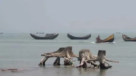 টেকনাফে রোহিঙ্গাবাহী নৌকা ডুবে নারী-শিশুসহ নিহত ২