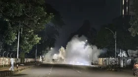ককটেল ফোটালেই ৫ হাজার টাকা! নির্দেশনা আসছে ভারতীয় নম্বর থেকে