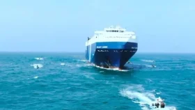 বাব আল-মান্দাব দিয়ে বৃহস্পতিবার ২৬ জাহাজ চলাচল