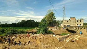 ২৪ কোটি টাকার সেতু নির্মাণে নিম্নমানের সামগ্রী ব্যবহারের অভিযোগ