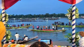 কালীগঙ্গায় অনুষ্ঠিত হলো ঐতিহ্যবাহী নৌকাবাইচ
