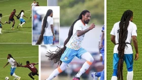 অস্বাভাবিক লম্বা চুল নিয়ে অদ্ভুত কাণ্ড, প্রতিপক্ষকে জোড়া লাল কার্ড