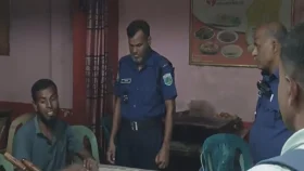 আক্কেলপুরে হোটেলে নাশতার সময় পাঁচ লাখ টাকা উধাও, আটক ৪