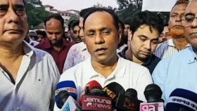 &lsquo;কার্ড বিতরণে অনিয়ম করলে মামলা&rsquo;