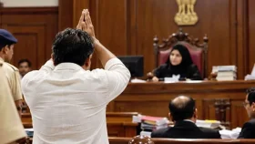 হিজাব পরা বিচারককে দেখে এজলাসেই &lsquo;জয় শ্রীরাম&rsquo; স্লোগান আসামির