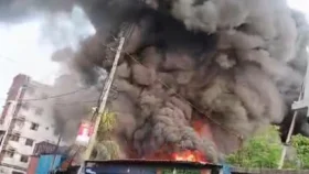 টঙ্গীতে ঝুটের গুদামে অগ্নিকাণ্ড