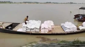ভারতে পাচারকালে ৯ হাজার কেজি সার জব্দ