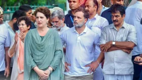 আটক রাহুল-প্রিয়াঙ্কা গান্ধীকে ছেড়ে দিয়েছে দিল্লি পুলিশ
