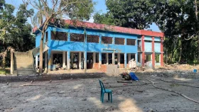 বিদ্যালয়ের ভবন উদ্বোধন ঘিরে বিরোধ, ৬ দিন ধরে ক্লাসে আসছে না ৩০ শিক্ষার্থী