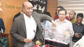 লটারিতে বদলি হয়ে ১৮ সাব-রেজিস্ট্রার ঢাকায় এলেন