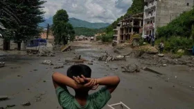 নেপালে আবারও আকস্মিক বন্যায় ভেসে গেছে বহু বাড়ি-সেতু