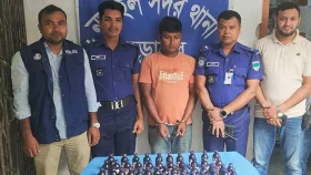 নড়াইলে ৫০ বোতল এস্কাফসহ যুবক আটক