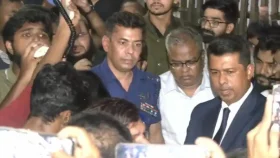 পুলিশি পাহারায় চুয়েট ক্যাম্পাস ছাড়লেন ভিসি
