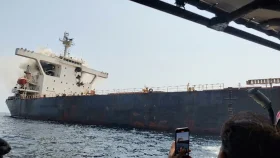 হরমুজ প্রণালির কাছে হামলায় ডুবলো দুই জাহাজ, নিহত ১
