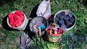 চাঁপাইয়ে বাগানে মিললো ৯২ ককটেল ও ১১ কেজি গান পাউডার&nbsp;