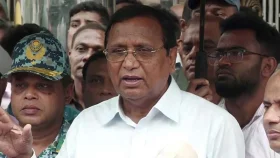 &lsquo;লাইসেন্স ছাড়া সড়ক ও ফুটপাতে হকারকে বসতে দেওয়া হবে না&rsquo;