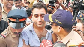 &lsquo;ভারত ছাড়ার&rsquo; নোটিশকে চ্যালেঞ্জ ইমরান খানের