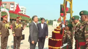 সেনাবাহিনীর সাত ইউনিটকে জাতীয় পতাকা দিলেন প্রধানমন্ত্রী