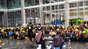 মালয়েশিয়ায় বাংলাদেশিসহ ৬৫ হাজারের বেশি বিদেশি আটক