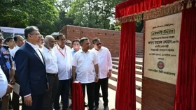 ওসমানী উদ্যানে জুলাই স্মৃতিস্তম্ভ উদ্বোধন করলেন প্রধানমন্ত্রী