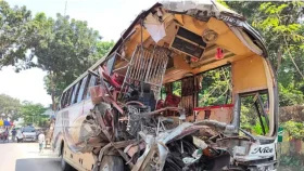 নাটোরে বাস-ট্রাকের সংঘর্ষে ১২ প্রাণহানির ঘটনায় চালকদের বিরুদ্ধে মামলা