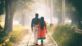 মাঝ বয়সে প্রেমে আসক্ত, ভালো না খারাপ?