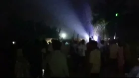 সরাইলে জমি থেকে ঘাস কাটা নিয়ে তর্ক, টর্চ জ্বালিয়ে দু&rsquo;পক্ষের সংঘর্ষে আহত ২০