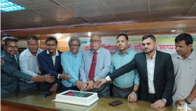 বাংলাদেশ মেইল২৪-এর তৃতীয় প্রতিষ্ঠাবার্ষিকী উদযাপন, সম্মাননা পেলেন গুণীজনরা