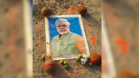 মোদির ছবি নিয়ে তন্ত্রমন্ত্র, উত্তর প্রদেশে মামলা