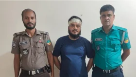 চুমু কাণ্ডের সেই মাদ্রাসা শিক্ষকের জামিন নামঞ্জুর