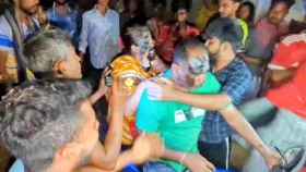 ফেসবুক লাইভে ক্ষমা চেয়ে শ্যালিকাকে তালাকের ঘোষণা টিকটকারের