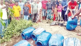 পাবনায় গরু ছাড়াই তৈরি হয় &lsquo;আসল গরুর দুধ&rsquo;!