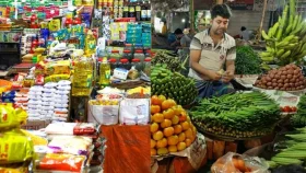 নিত্যপণ্যে লাগাম নেই, চোখ রাঙাচ্ছে কাঁচা মরিচ