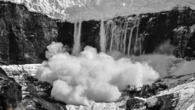 চীনে ভয়াবহ তুষার ধসে নিহত ৮