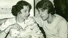 মায়ের জন্মদিনে কৈশোরের স্মৃতি শেয়ার করলেন সঞ্জয় দত্ত